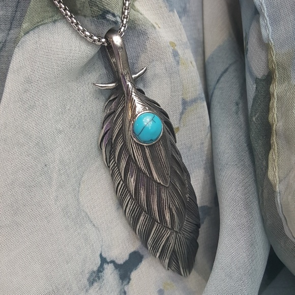 Feather Pendant w/Blue Howlite Accent - Picture 2 of 4